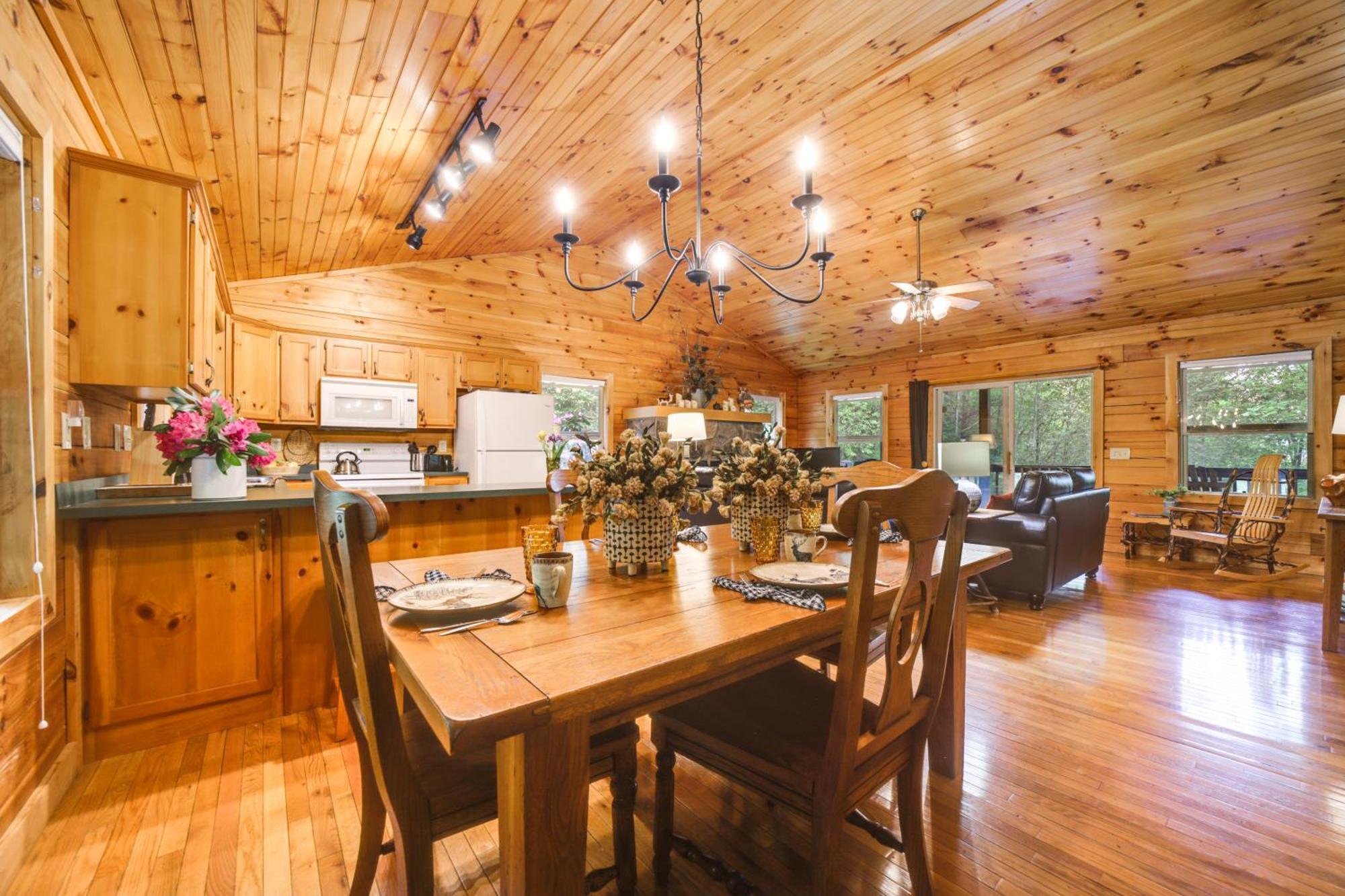 Peaceful Smoky Mountain Cabin With Deck And Fire Pit! Уэйнсвилл Экстерьер фото