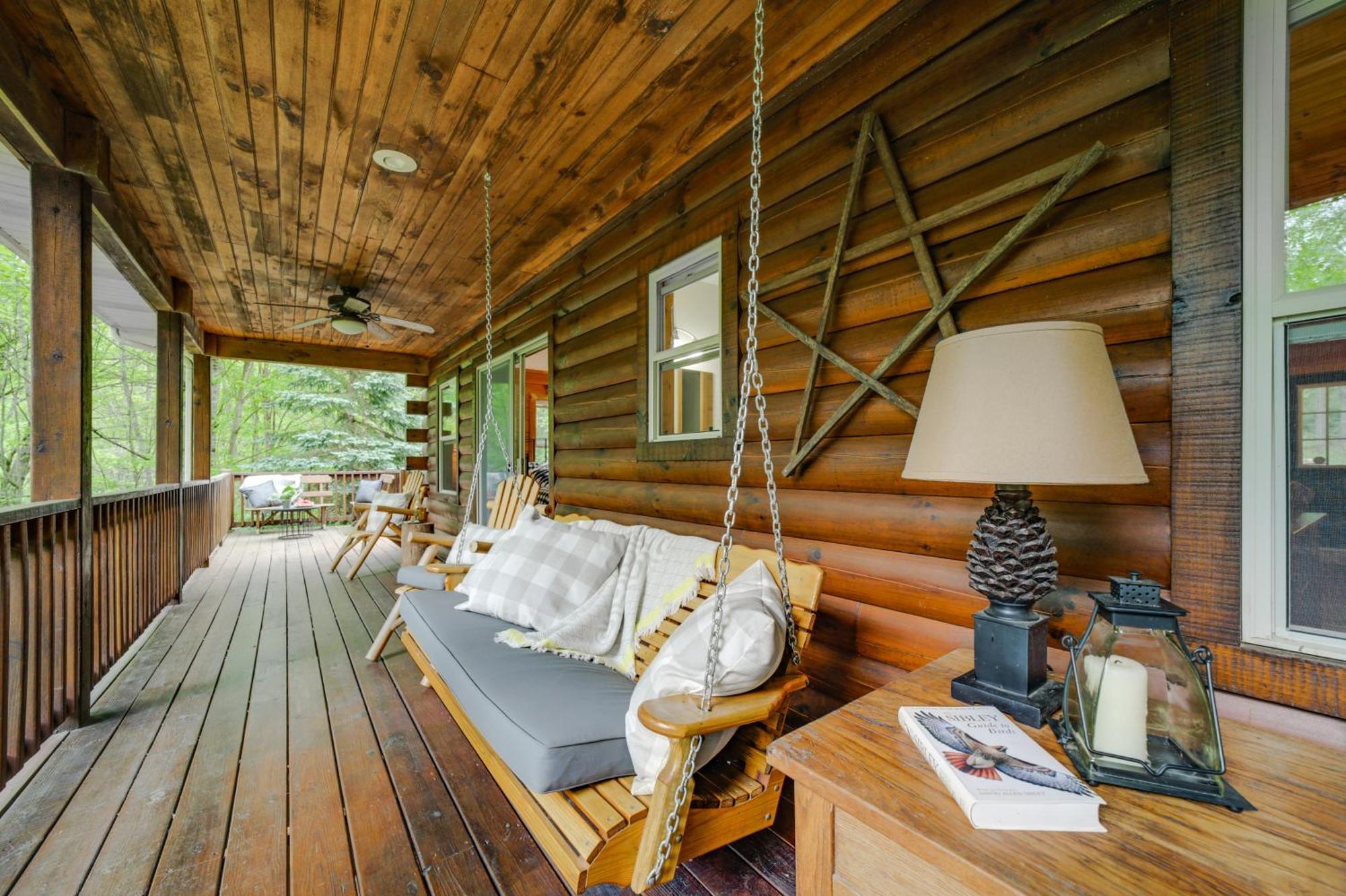 Peaceful Smoky Mountain Cabin With Deck And Fire Pit! Уэйнсвилл Экстерьер фото